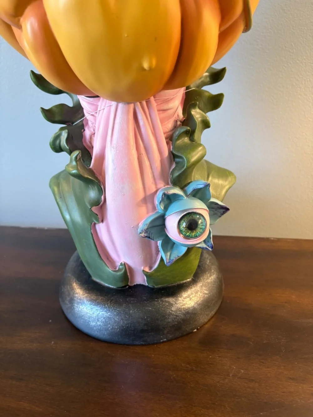 VIRAL HALLOW HOME Halloween Pumpkin Head Bust Eyeball Decor Sculpture